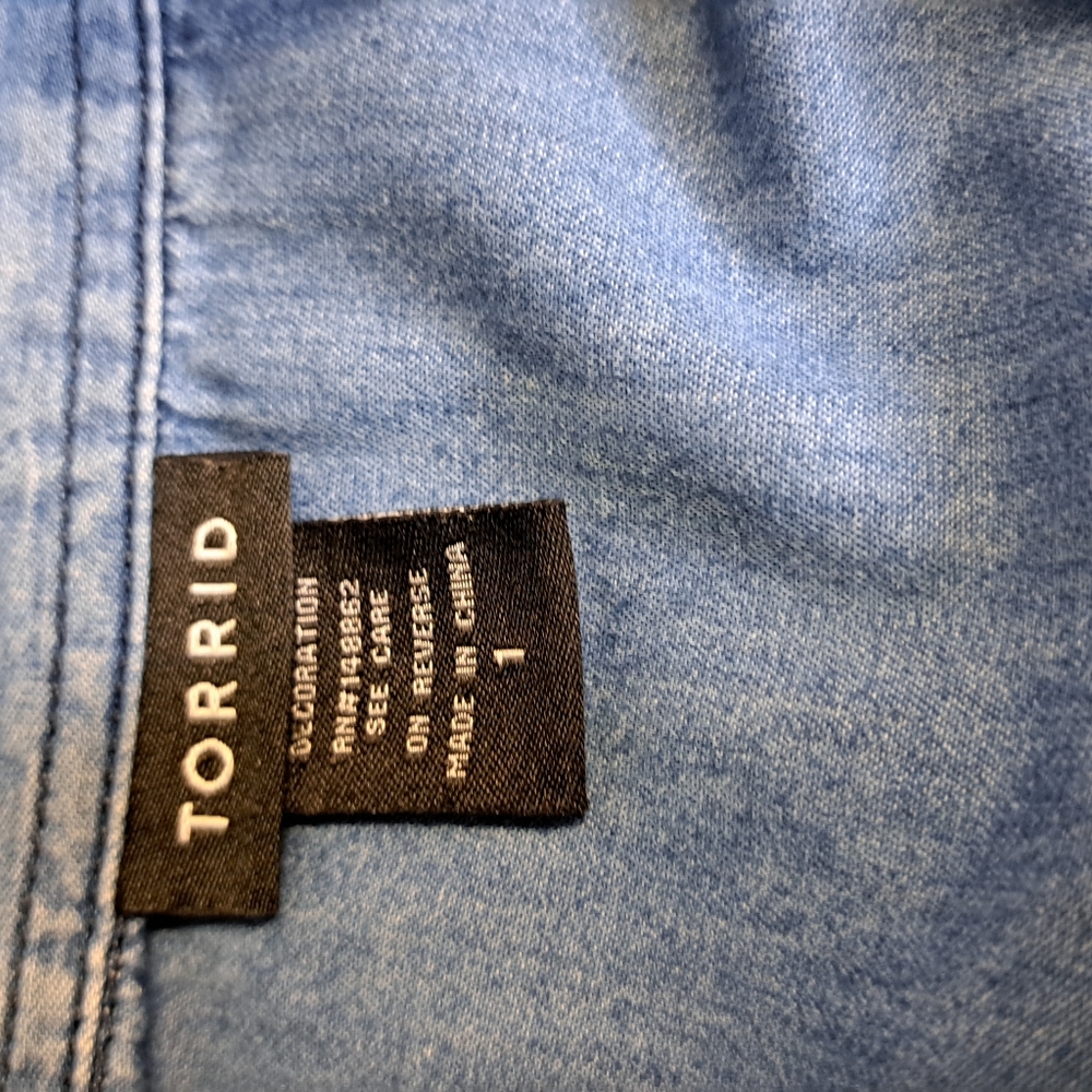 Torrid Chambray Button Down Medium Wash Cotton De… - image 5